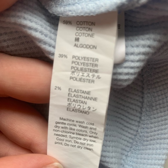 2/20$ 🛍 Gap thermal long sleeve Large - Picture 6 of 6